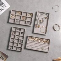 Bandeja de Veludo para Jóias - Organizador de Closet Gavetas! Protege bijuterias e relógios, design compacto e sofistica